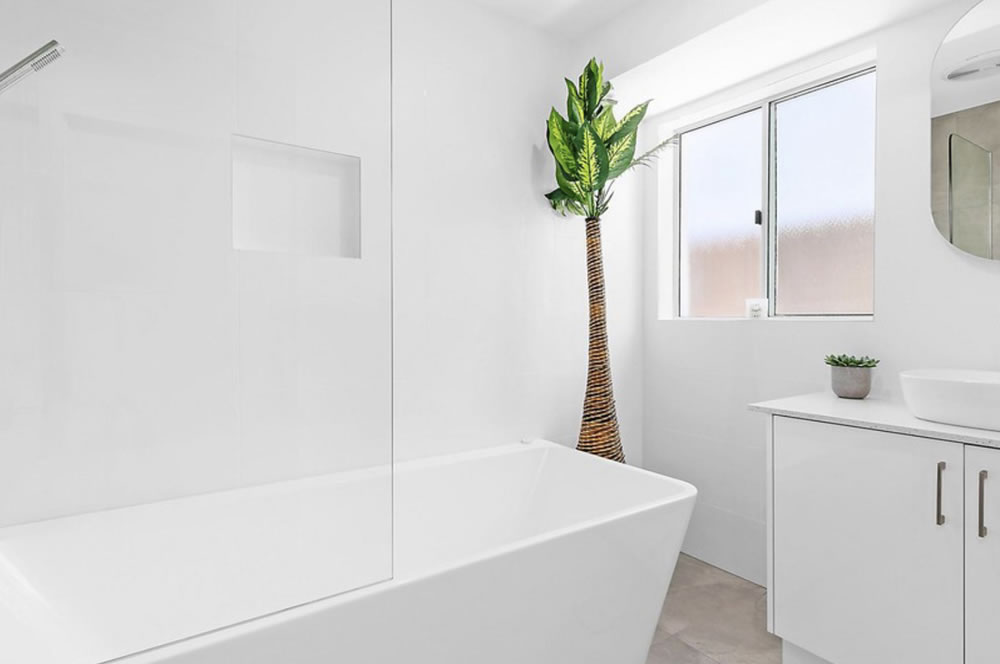 delux main bath by sdc
